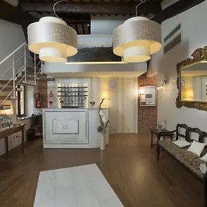  Отель Alma Domus